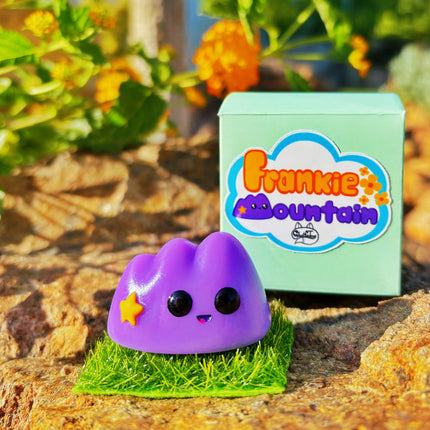 Frankie Mountain mini resin